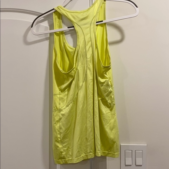Yellow Reebok Workout Tank Size Small - Picture 2 of 2